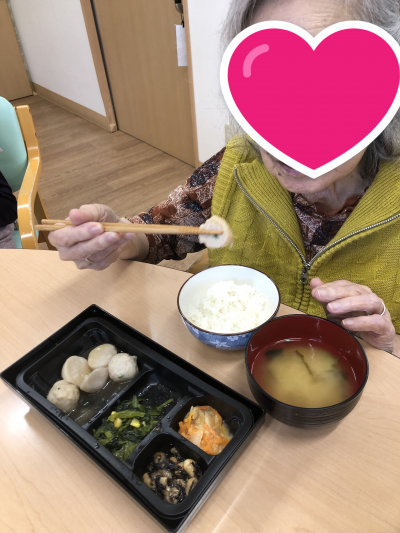 お昼ご飯始まるんだってさぁ~