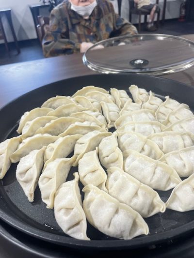 餃子パーティー(-ω-)/